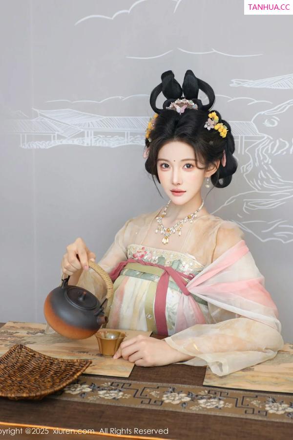   [XiuRen]高清写真图 2025.08.13 No.10645 梨霜儿 古装服饰第2张图片